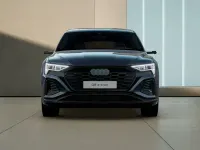 Usata Audi Q8 e-tron S-Line 300 kW (408 CV) 2024 Blu plasma metallizzato SUV