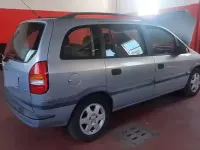 Usata Opel Zafira 101 CV (74 kW) 2001 Grigio Monovolume