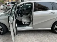 Käytetty Mercedes B180 109 HP (80 kW) 2018 Tila-auto