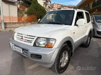 Usata Mitsubishi Pajero 165 CV (121 kW) 2000 Grigio SUV