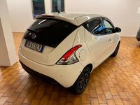 Usata Lancia Ypsilon 95 CV (69 kW) 2012 Bianco Utilitaria