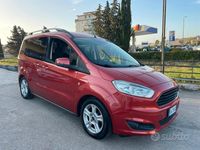 Usata Ford Tourneo Courier 75 CV (55 kW) 2015 Arancione Monovolume