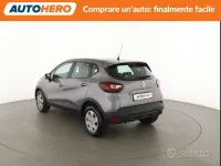 Usata Renault Captur 90 CV (66 kW) 2017 Grigio SUV