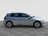 Usata VW Golf VIII Style 150 CV (110 kW) 2025 Grigio Berlina