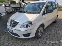 Usata Lancia Musa Gold 77 CV (56 kW) 2012 Bianco Monovolume