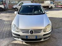 Usata VW Golf IV Comfortline 106 CV (77 kW) 2005 Argento Utilitaria