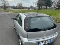 Usata Opel Corsa 45 CV (33 kW) 2005 Grigio Utilitaria
