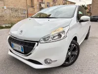 Usata Peugeot 208 68 CV (50 kW) 2014 Bianco Utilitaria