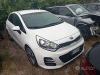 Usata Kia Rio Active 90 CV (66 kW) 2016 Bianco Utilitaria