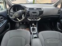 Usado Kia Rio 90 HP (66 kW) 2015 Branco Sedan