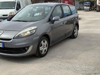 Usata Renault Scénic III XMOD 110 CV (80 kW) 2013 Grigio Monovolume