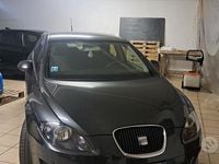 Occasion Seat Leon 100 ch (73 kW) 2011 Gris Citadine