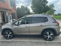 Usata Peugeot 2008 120 CV (88 kW) 2017 Marrone SUV