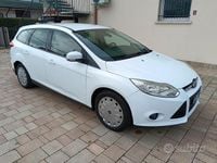 Usata Ford Focus 105 CV (77 kW) 2014 Bianco Station wagon