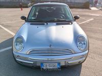 Usata Mini ONE 75 CV (55 kW) 2004 Gray Utilitaria
