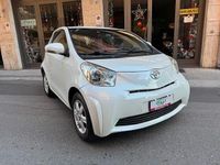 Usata Toyota iQ Sol 68 CV (50 kW) 2010 Bianco Utilitaria