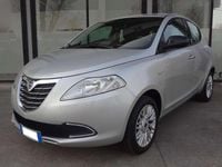 Usata Lancia Ypsilon Gold 69 CV (50 kW) 2013 Argento Utilitaria