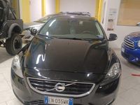 Usata Volvo V40 114 CV (83 kW) 2012 Nero Utilitaria