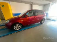 Usata Ford Fiesta 68 CV (50 kW) 2008 Rosso Utilitaria