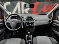 Usata Fiat Punto Young 69 CV (50 kW) 2014 176 rosso Utilitaria