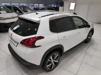 Usata Peugeot 2008 Allure 99 CV (72 kW) 2017 Bianco SUV