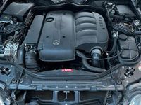 Usata Mercedes E220 150 CV (110 kW) 2005 Grigio Berlina