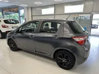 Usata Toyota Yaris Active 72 CV (52 kW) 2019 Grigio Berlina