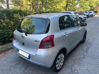 Usata Toyota Yaris 69 CV (50 kW) 2007 Grigio Berlina