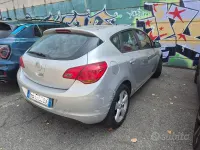 Usata Opel Astra 101 CV (74 kW) 2010 Grigio Berlina