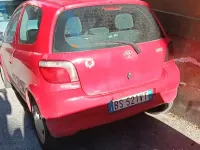 Usata Toyota Yaris 68 CV (50 kW) 2002 Rosso Berlina
