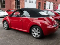 Usata VW New Beetle 101 CV (74 kW) 2005 Rosso Utilitaria