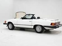 Begagnad Mercedes SL380 204 HK (150 kW) 1982 Altri Cab