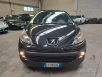 Usata Peugeot 207 95 CV (69 kW) 2011 Nero Utilitaria