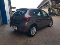 Usata Dacia Sandero Essentiel 73 CV (53 kW) 2018 Bronzo Utilitaria
