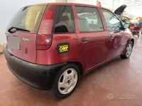 Usata Fiat Punto 54 CV (39 kW) 1994 Rosso Berlina