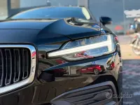 Usata Volvo V60 Business Edition 150 CV (110 kW) 2019 Nero Station wagon
