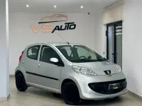 Usata Peugeot 107 67 CV (49 kW) 2005 Grigio Utilitaria