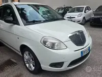 Usata Lancia Ypsilon S 75 CV (55 kW) 2012 Bianco Utilitaria