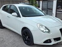 Usata Alfa Romeo Giulietta Distinctive 120 CV (88 kW) 2015 Bianco Utilitaria