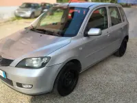 Usata Mazda 2 75 CV (55 kW) 2006 Argento Utilitaria