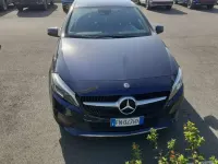 Usata Mercedes A180 109 CV (80 kW) 2018 Blu/azzurro Berlina
