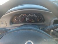 Begagnad Fiat Strada 60 HK (44 kW) 2004 Vit Pickup