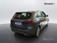 Usata Mercedes B180 116 CV (85 kW) 2020 Grigio Utilitaria