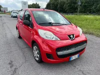 Usata Peugeot 107 68 CV (50 kW) 2009 Rosso Utilitaria