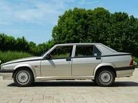 Usata Alfa Romeo 75 145 CV (106 kW) 1989 Argento Berlina