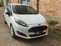 Usata Ford Fiesta Business Edition 75 CV (55 kW) 2016 Bianco Utilitaria
