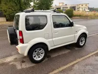 Usata Suzuki Jimny 85 CV (62 kW) 2010 Bianco SUV