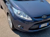Usata Ford Fiesta Titanium 82 CV (60 kW) 2011 Bluazzurro Berlina