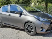 Usata Toyota Yaris Active 69 CV (50 kW) 2018 Grigio Berlina