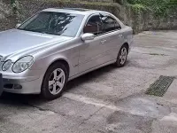 Usata Mercedes E220 150 CV (110 kW) 2004 Grigio Berlina